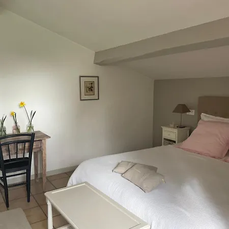 Le Clos Du Plantis Bed & Breakfast 3*